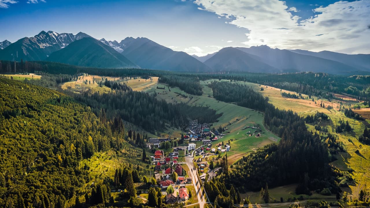 Tanie wycieczki weekendowe z Krakowa: przegląd najciekawszych miejsc